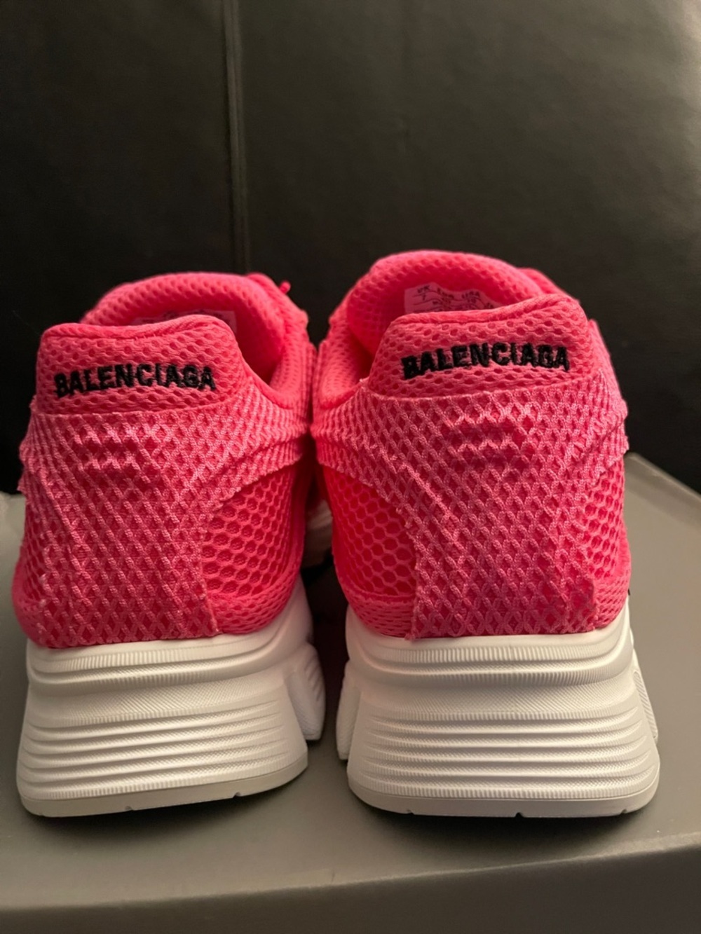 Balenciaga Women's Vibrant Pink Phantom Sneakers.Size 40 /10 US. NWB Dust Bag - Picture 4 of 17